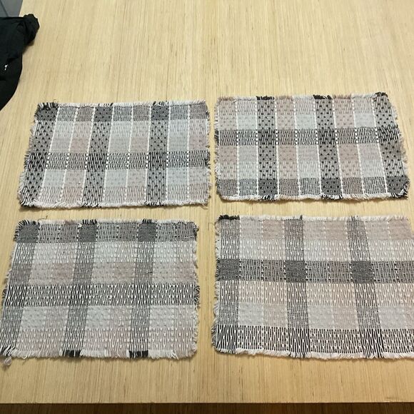 Plaid Black White Beige Set Of 4 Placemats Fringed Edges - Picture 5 of 5